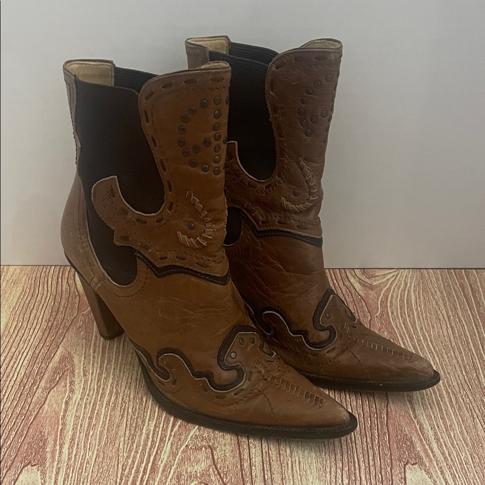 Charlie 1Horse Gore Demi  Women’s Western Ankle Boots